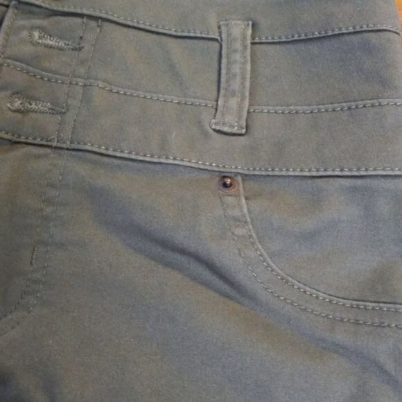 Mossimo Supply Co. Size 6 28 Shorts Womens High Rise Olive Green Cotton Blend - Picture 4 of 7